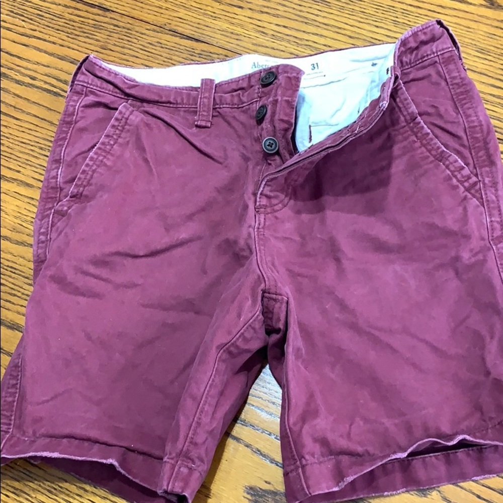 Abercrombie Men’s size 31 maroon shorts